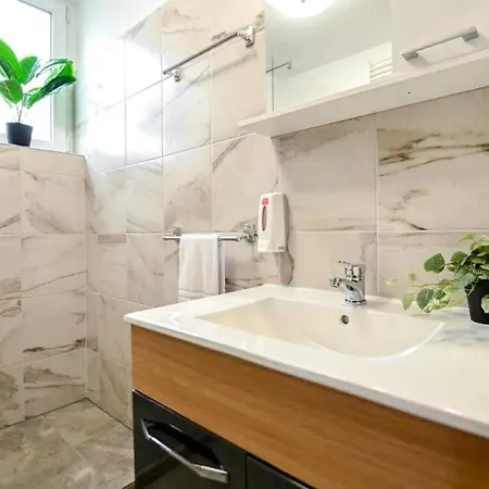 Baby Blue I 2 Bedroom In Piata Unirii * Boekarest